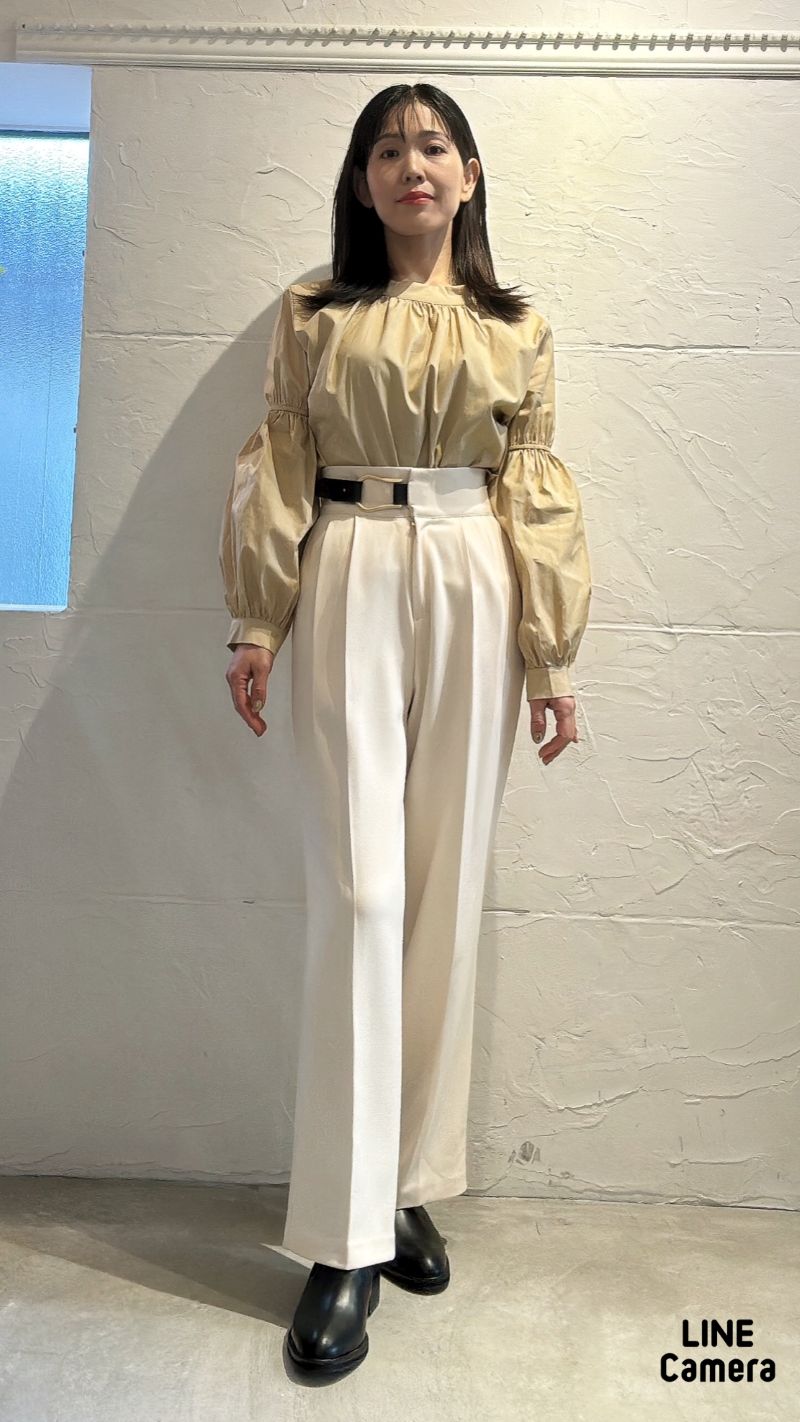 ShapeバルーンSleeveブラウス