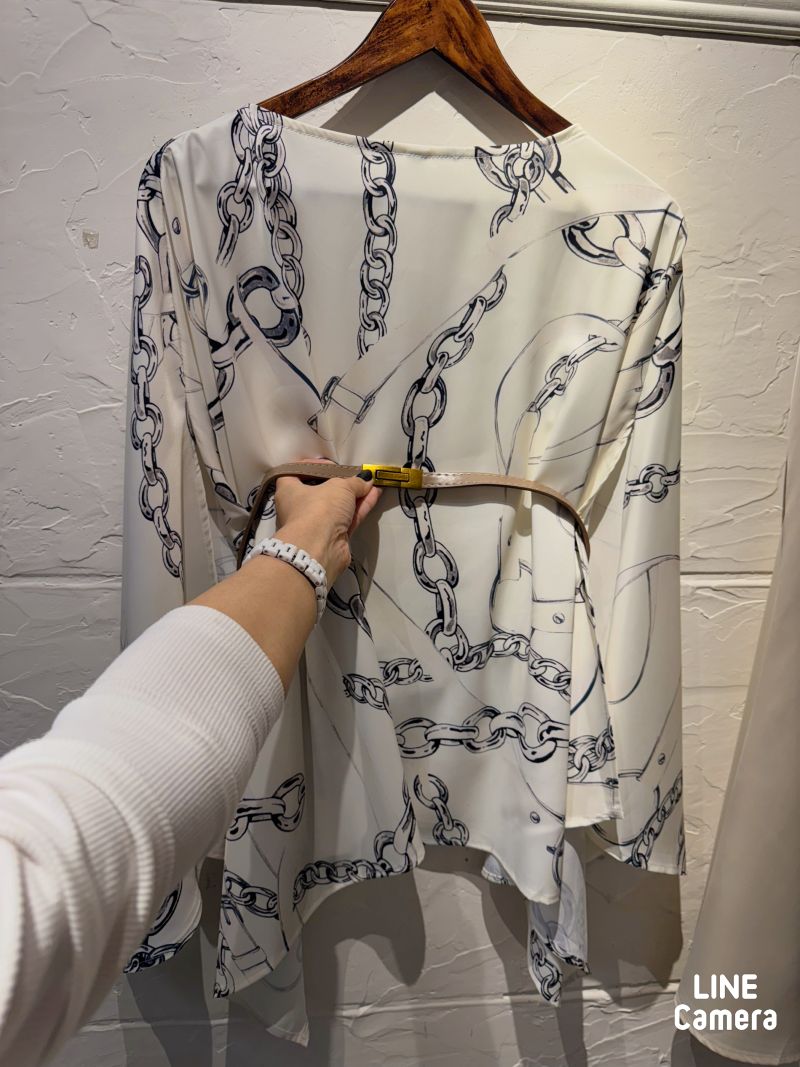 ChainHangケープカットソー+ベルト+サテンスカート3点Set