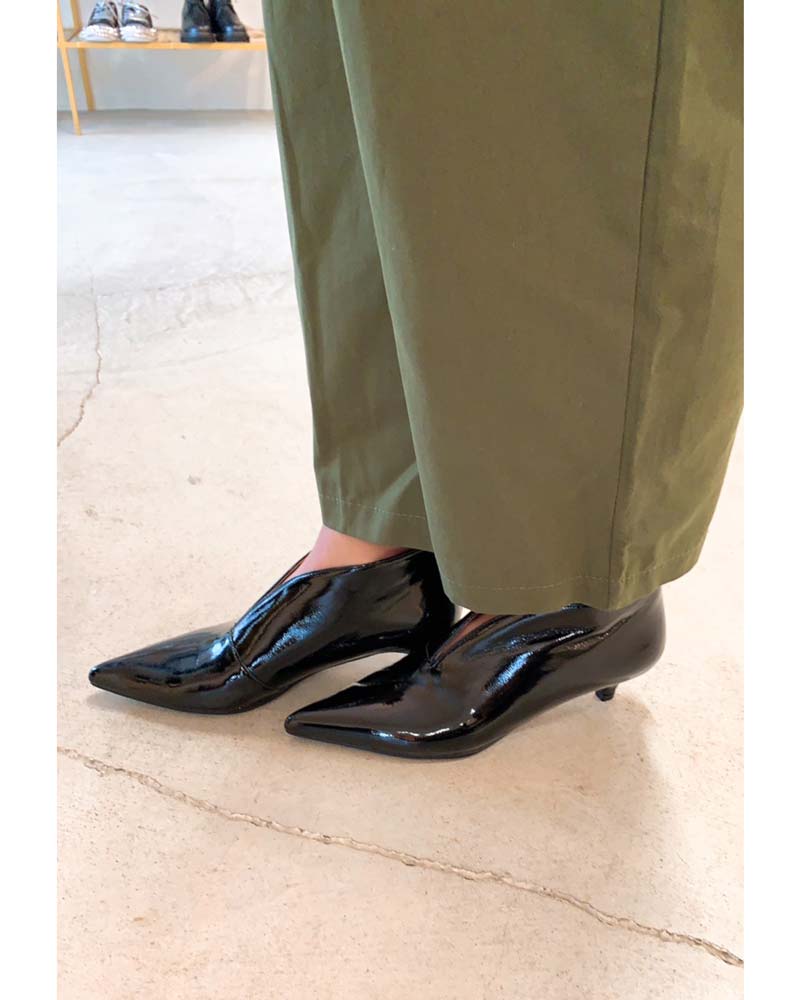 Pointed ブーティ