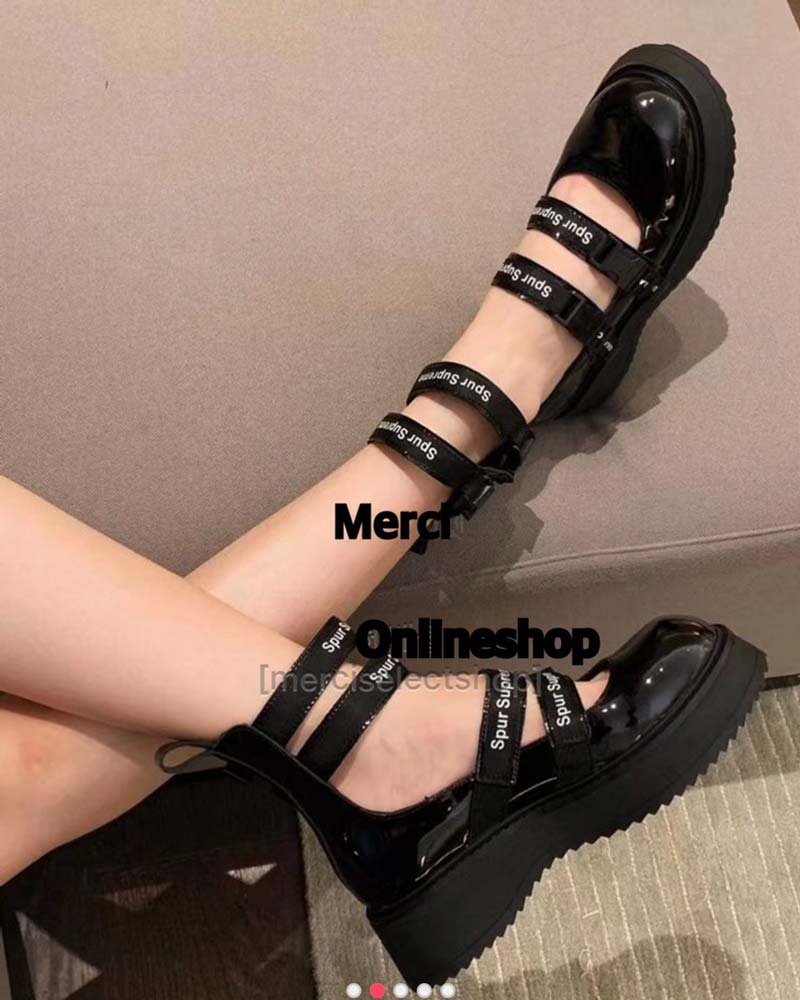 Letter Beltデザインシューズ