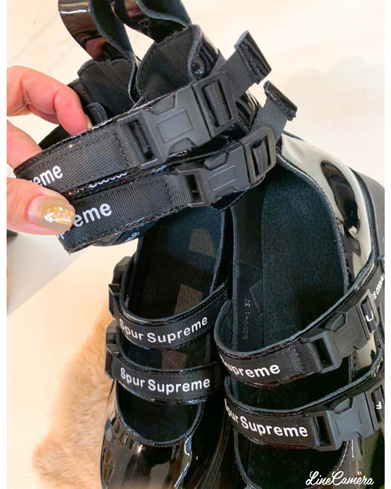 Letter Beltデザインシューズ