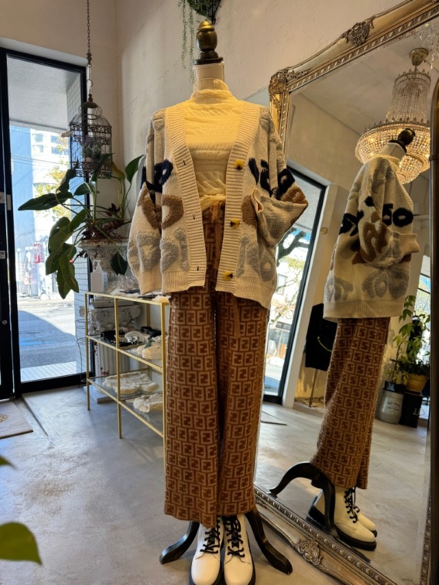 DimentionLetterカーディガン