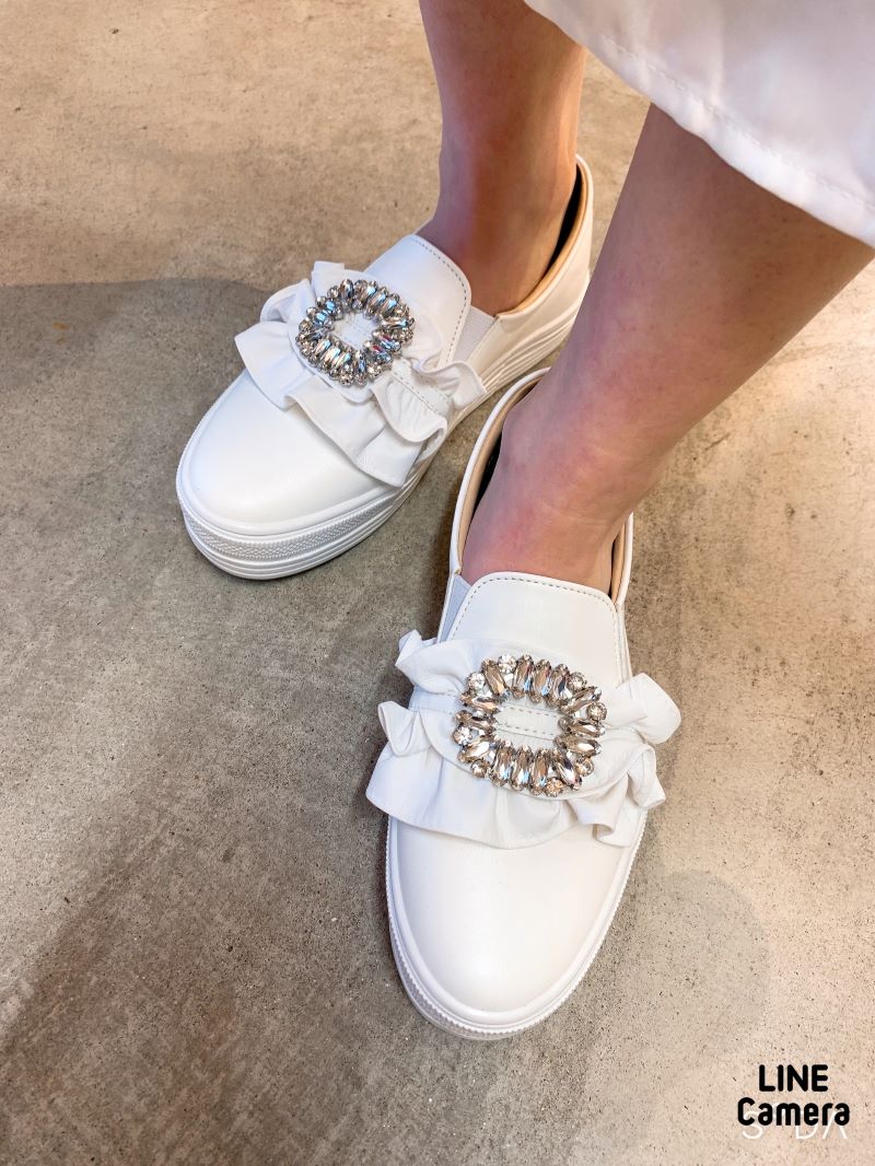 Bijourフリルスリッポン