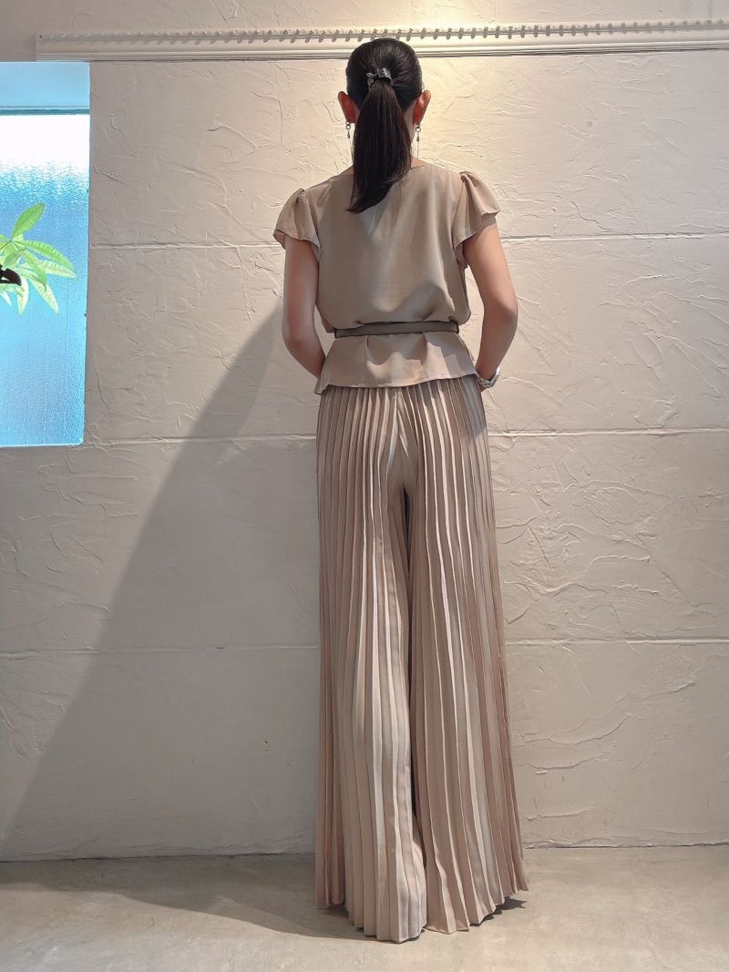 BeigeプリーツパンツSetup