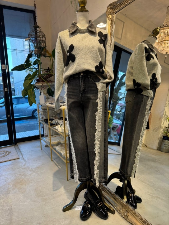 BlackDenimCallorFlowerビジューニット