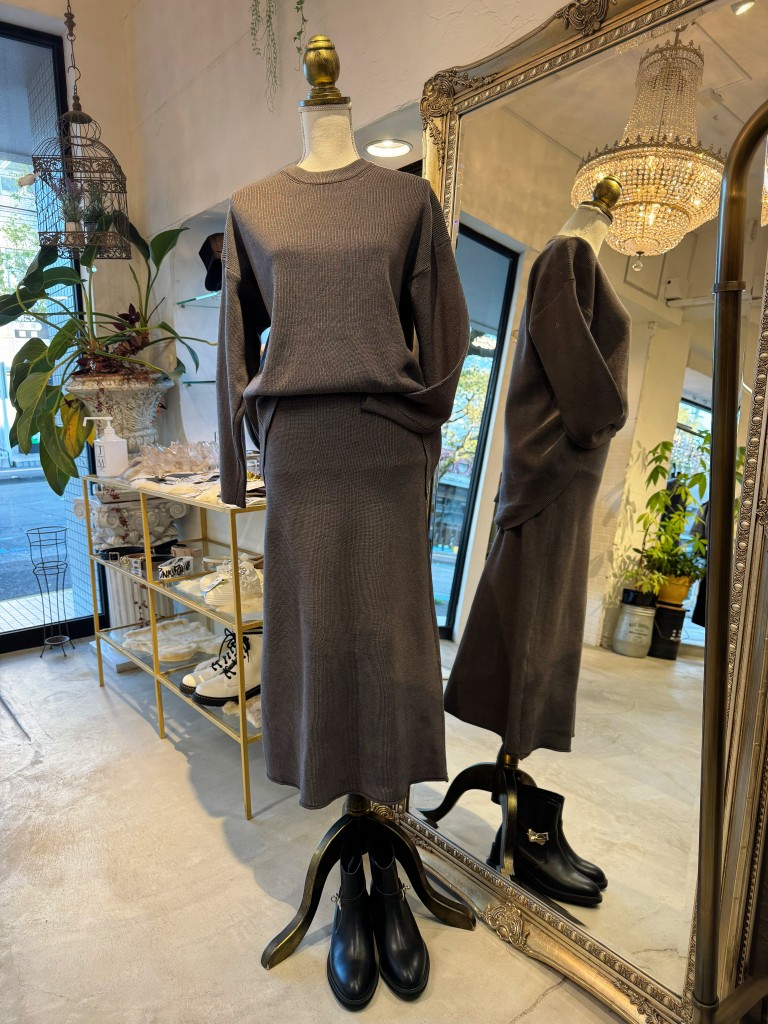 Asymmetryニット+ニットスカートSetup