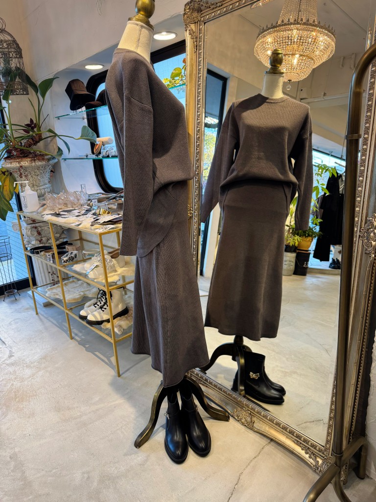 Asymmetryニット+ニットスカートSetup