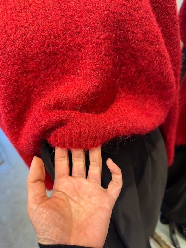 WaistバルーンデザインVNeckニット