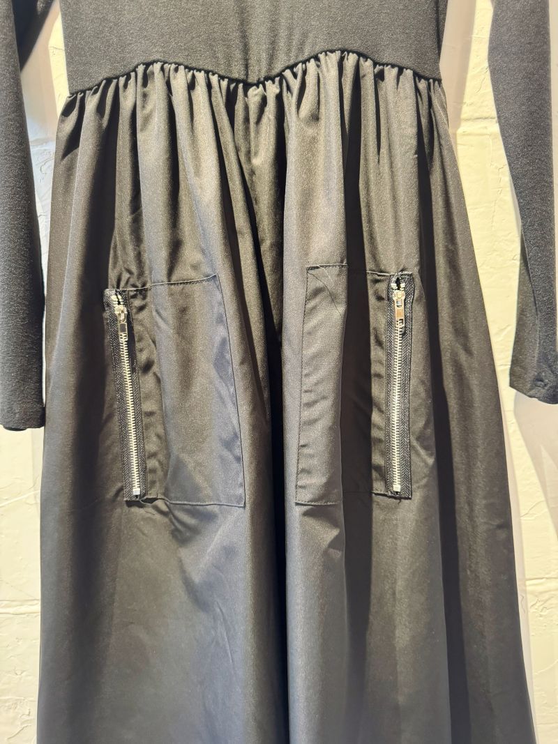 HemShapeZipperポケットワンピース