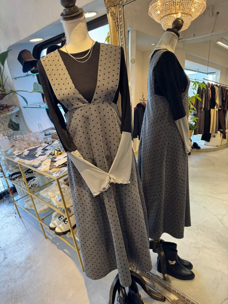 V Line Dotサロペットスカート