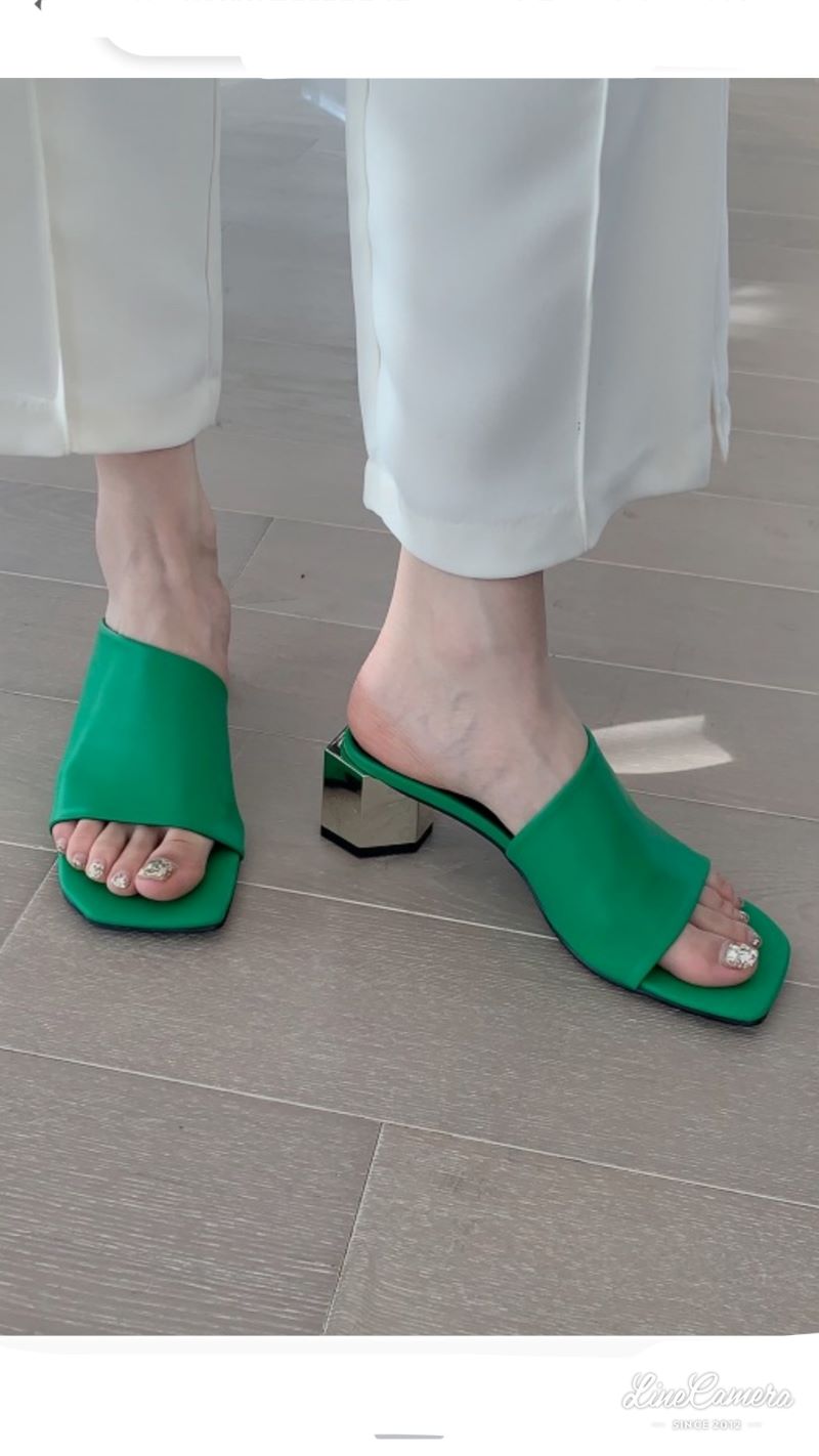 Metalicソールサンダル