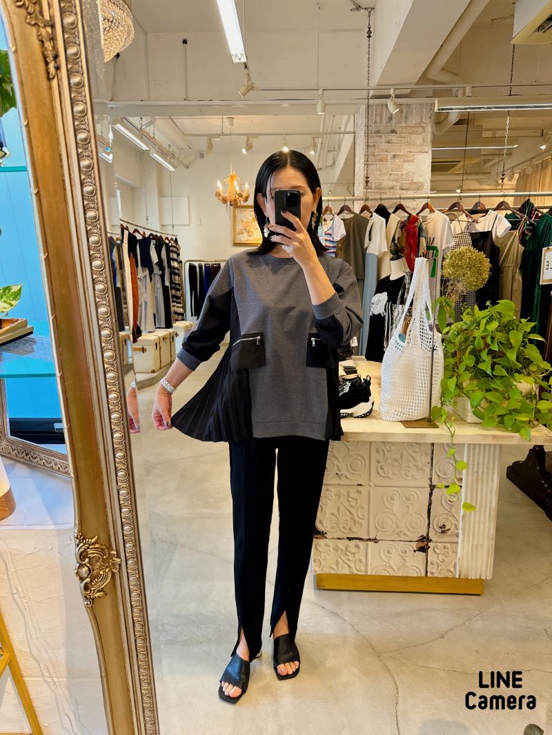 SideプリーツZipperTシャツ