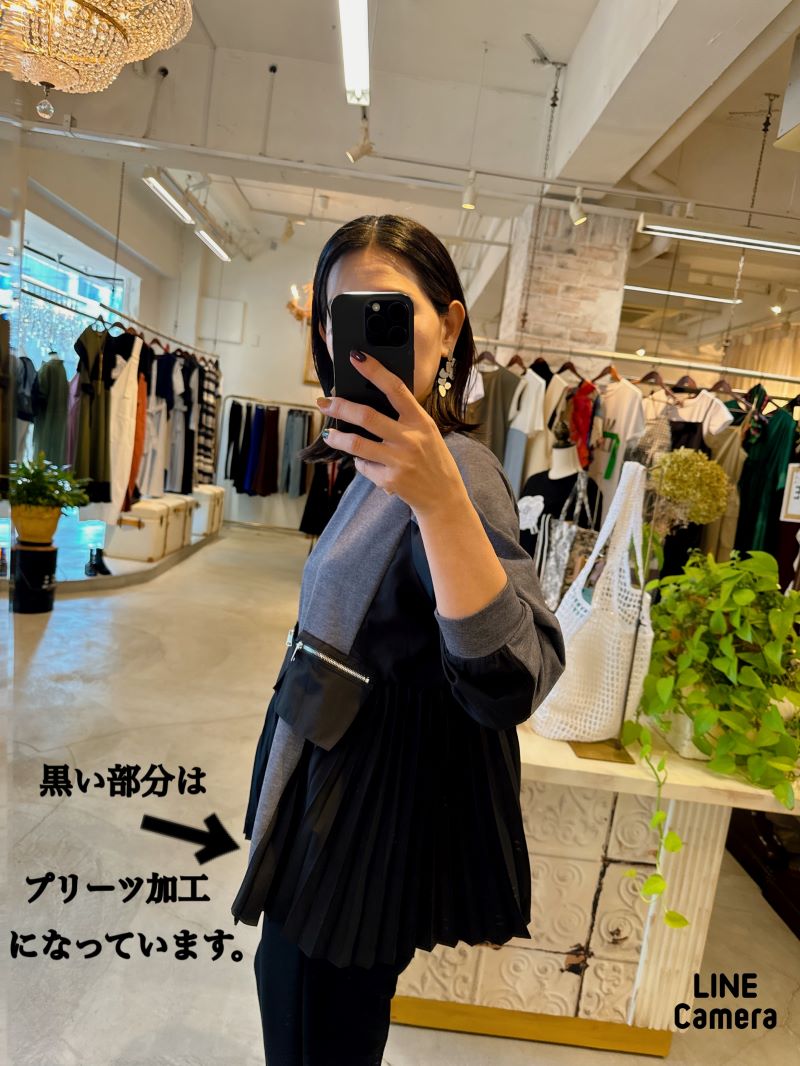 SideプリーツZipperTシャツ