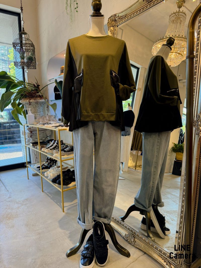 SideプリーツZipperTシャツ