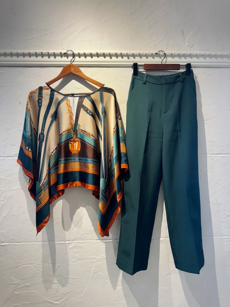 ScarfCapeカットソー+Greenパンツセットアップ