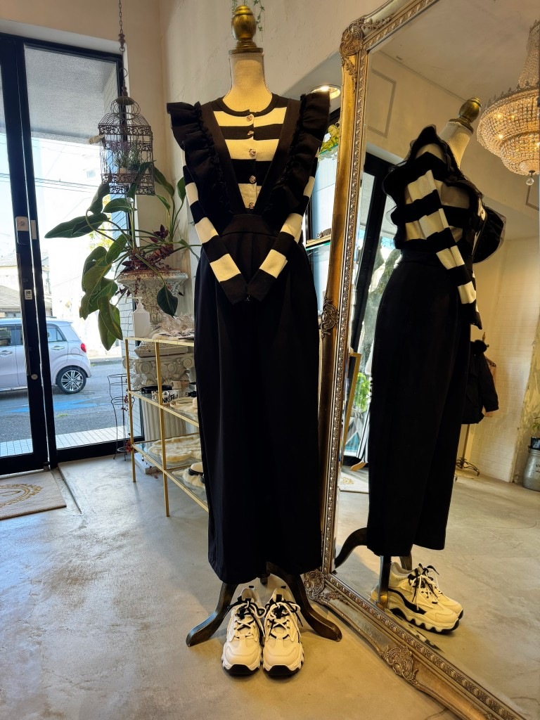 TulleフリルVLineサロペットパンツ