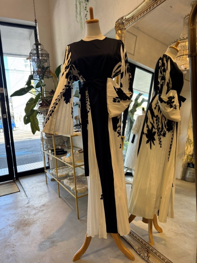 SideプリーツMonotoneHangワンピース