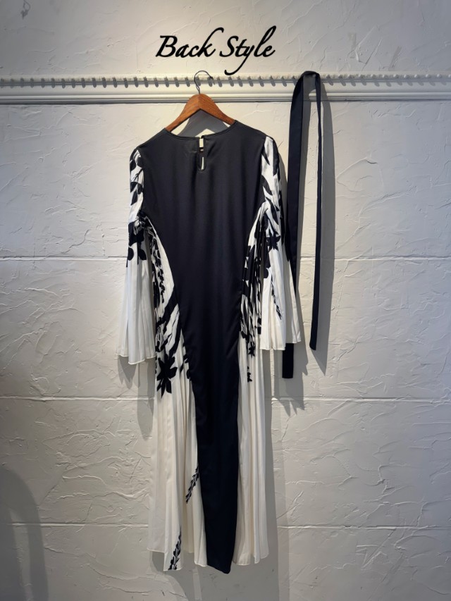 SideプリーツMonotoneHangワンピース