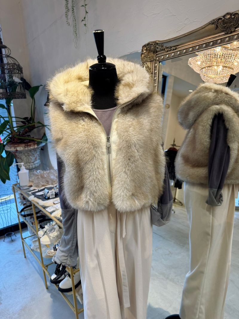 Fakeファーフードベスト