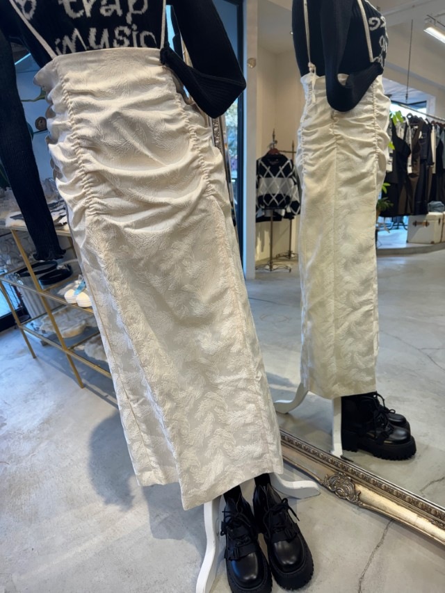 Shirringデザインサロペットスカート