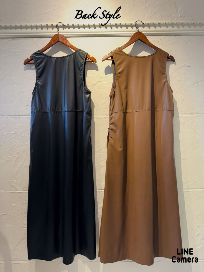 Fakeレザージャンパースカート