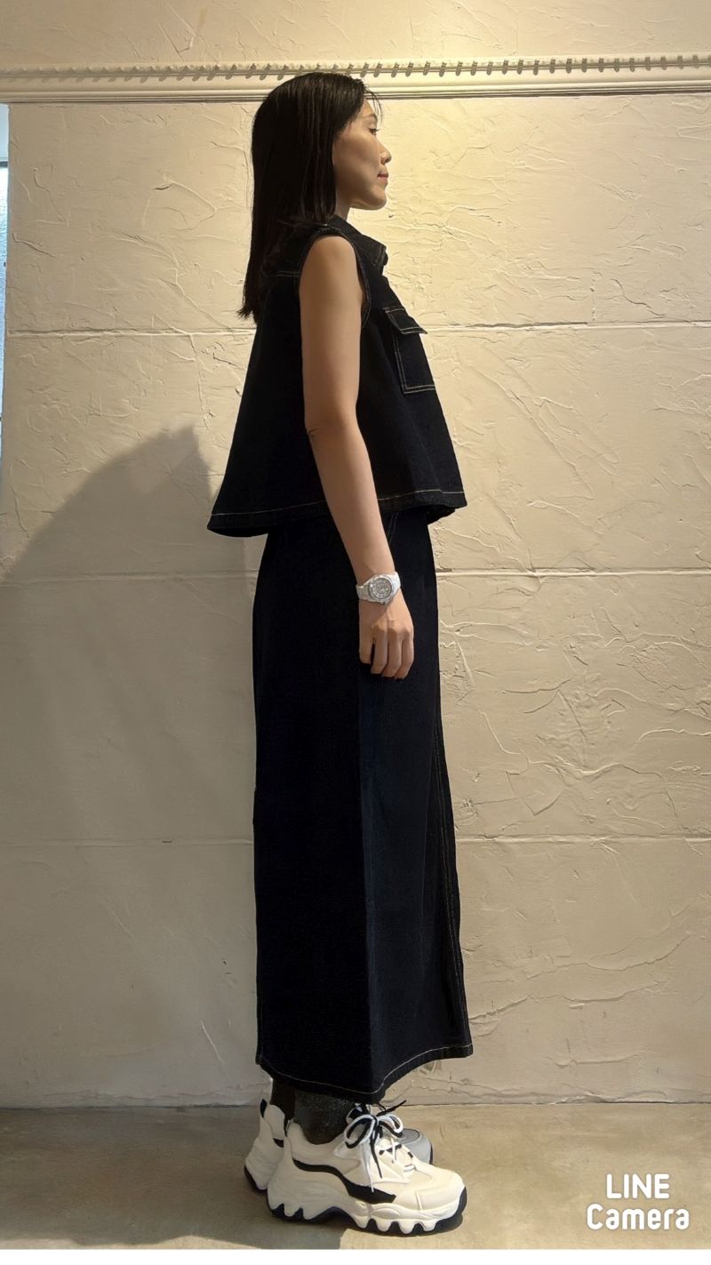 Denimベスト＋Denimタイトスカート
