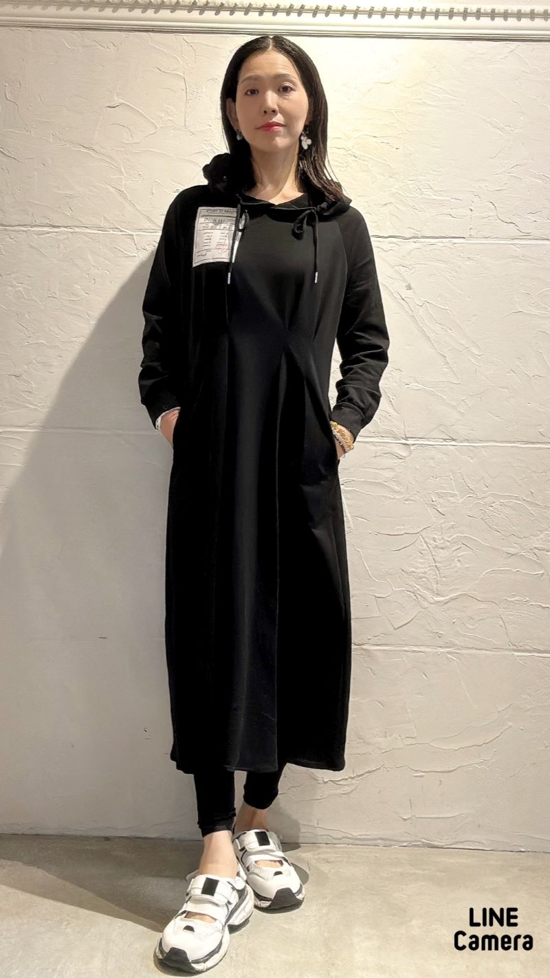 TagタックLineフードスウェットワンピース