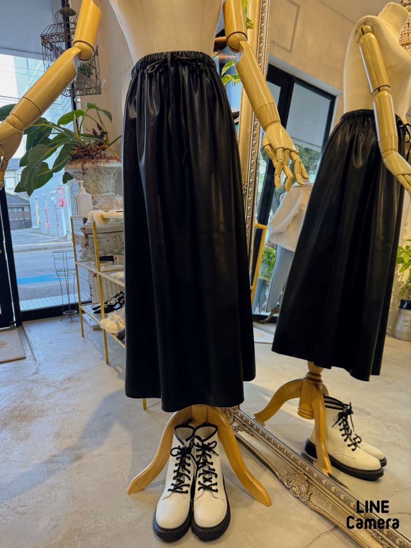 Fakeレザーマキシスカート