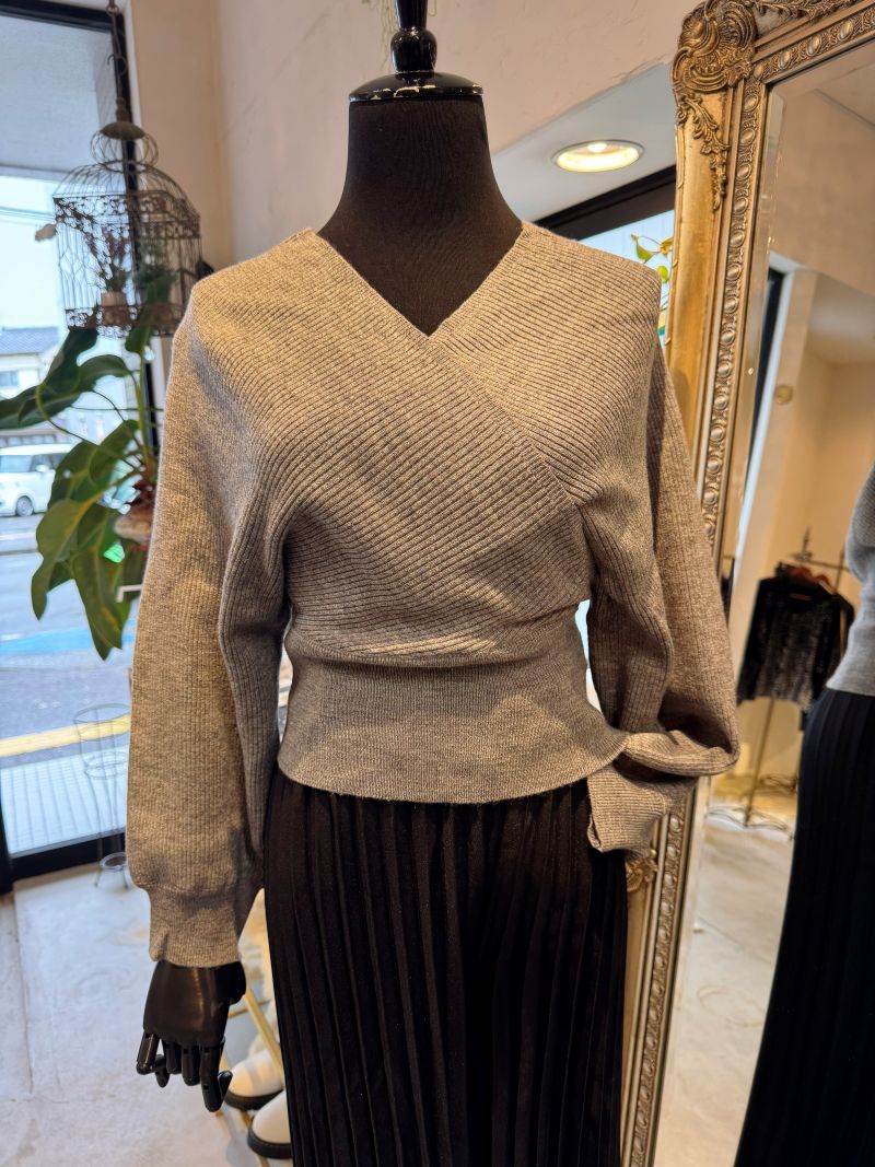 CrossVラインニット+ニットプリーツスカート2点Set