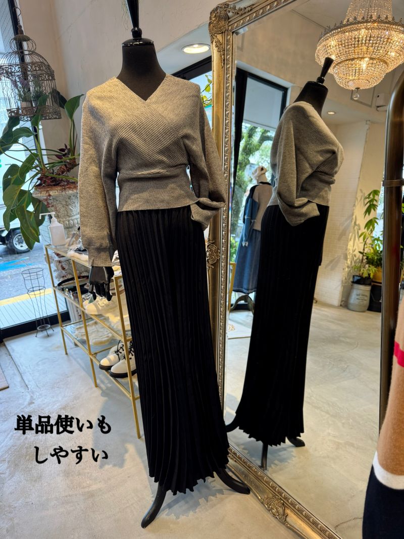 CrossVラインニット+ニットプリーツスカート2点Set