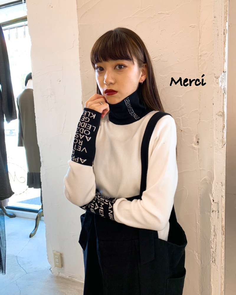 HighネックLetterニット