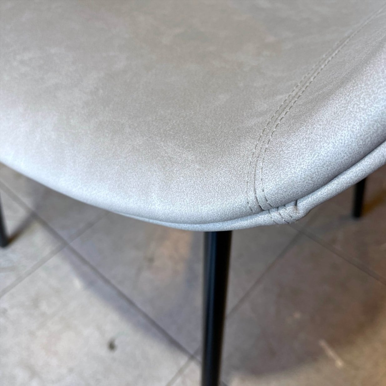 Poliform アームチェア① ポリフォーム(Poliform)のチェア・椅子7件