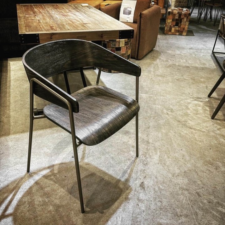 UP 305 TIGRIS CHAIR W | すべての商品 | | ブームスオンライン
