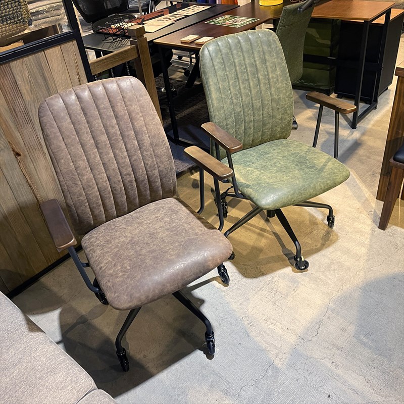 アメリカ製　レキシントン社　トラディショナルスタイル 本革 キャスターチェア アメリカ製 レキシントン社 トラディショナルスタイル 本革 キャスター