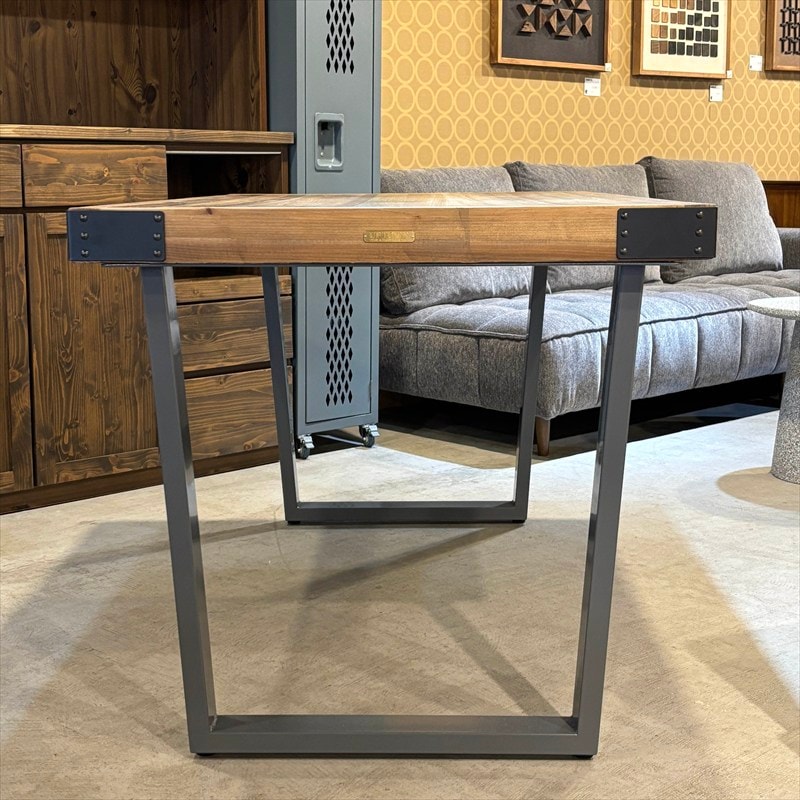 �ס��꡼ ����եȥޥ�ơ��֥�