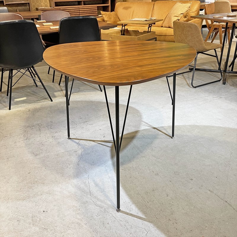 ����� �����˥󥰥ơ��֥�