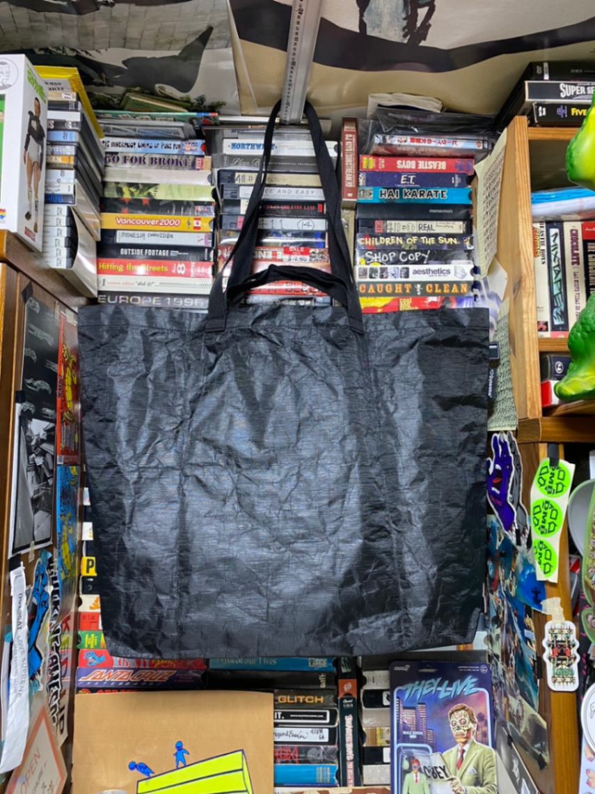 BROCHURE DYNEEMA TOTE WHITE