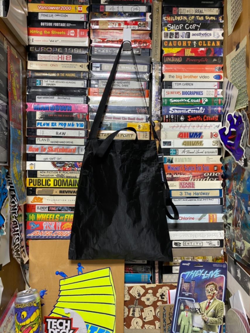 BROCHURE DYNEEMA SHOULDER TOTE | ACCESSORIES | BROCHURE ONLINE SHOP