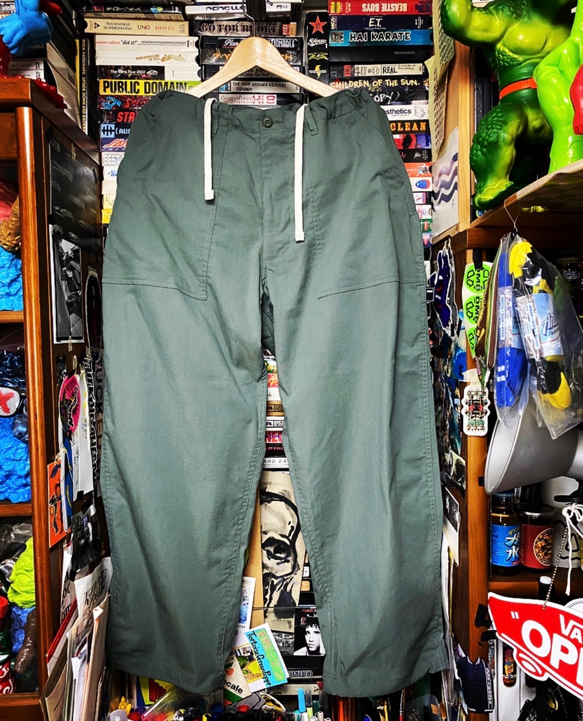 BROCHURE STRONG FATIGUE PANTS