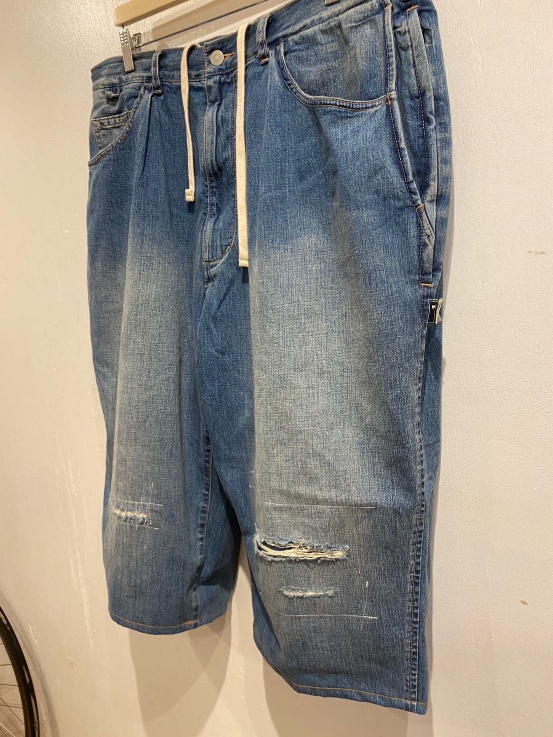BROCHURE+REPAIR DENIM