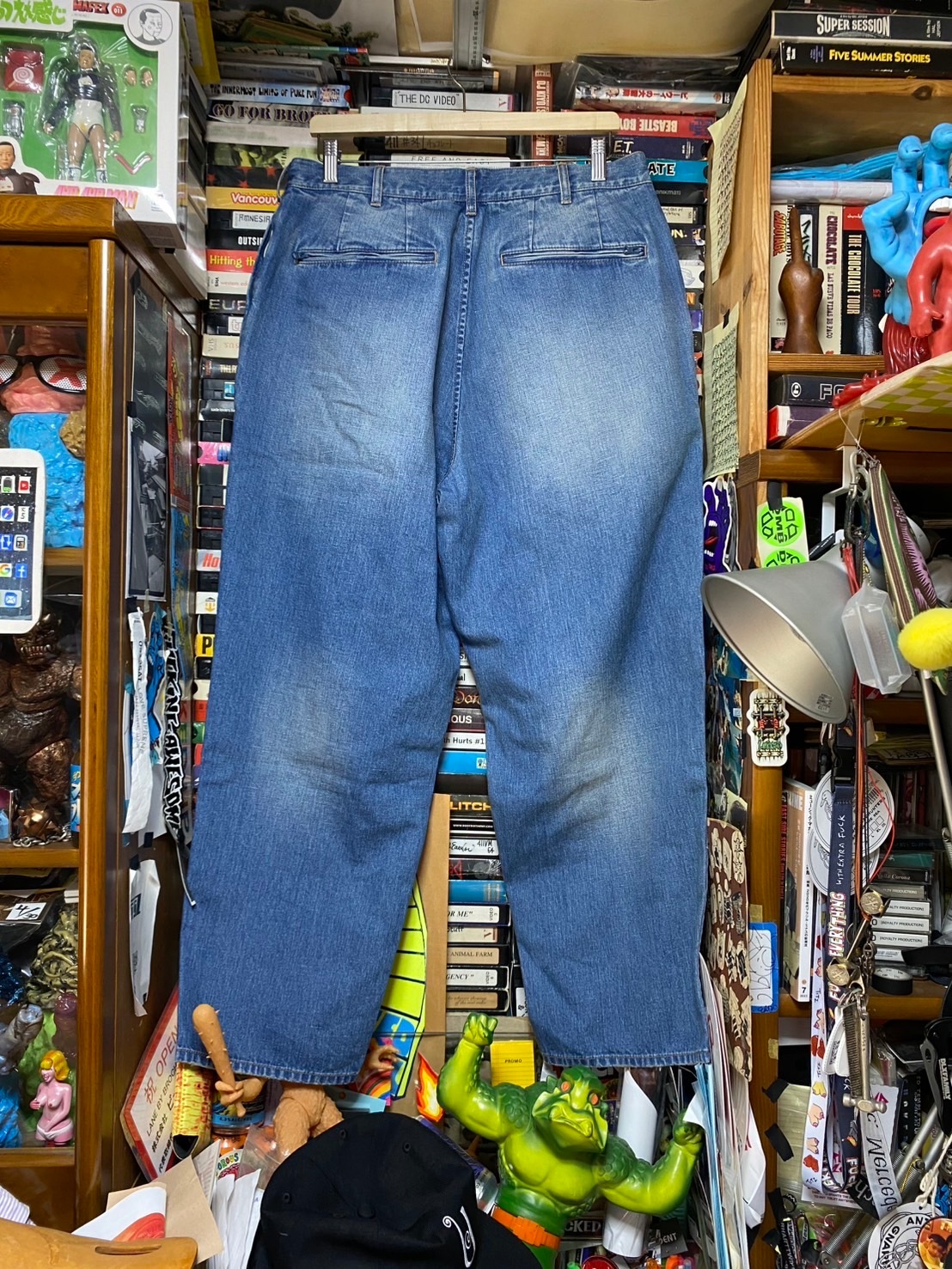 BROCHURE+REPAIR DENIM