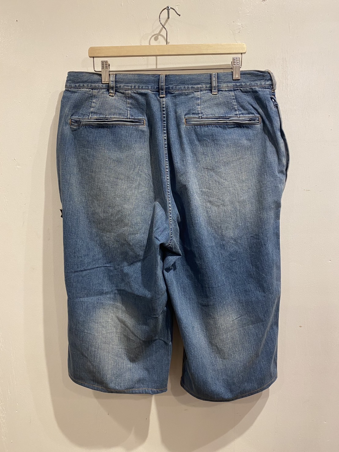 BROCHURE+REPAIR DENIM