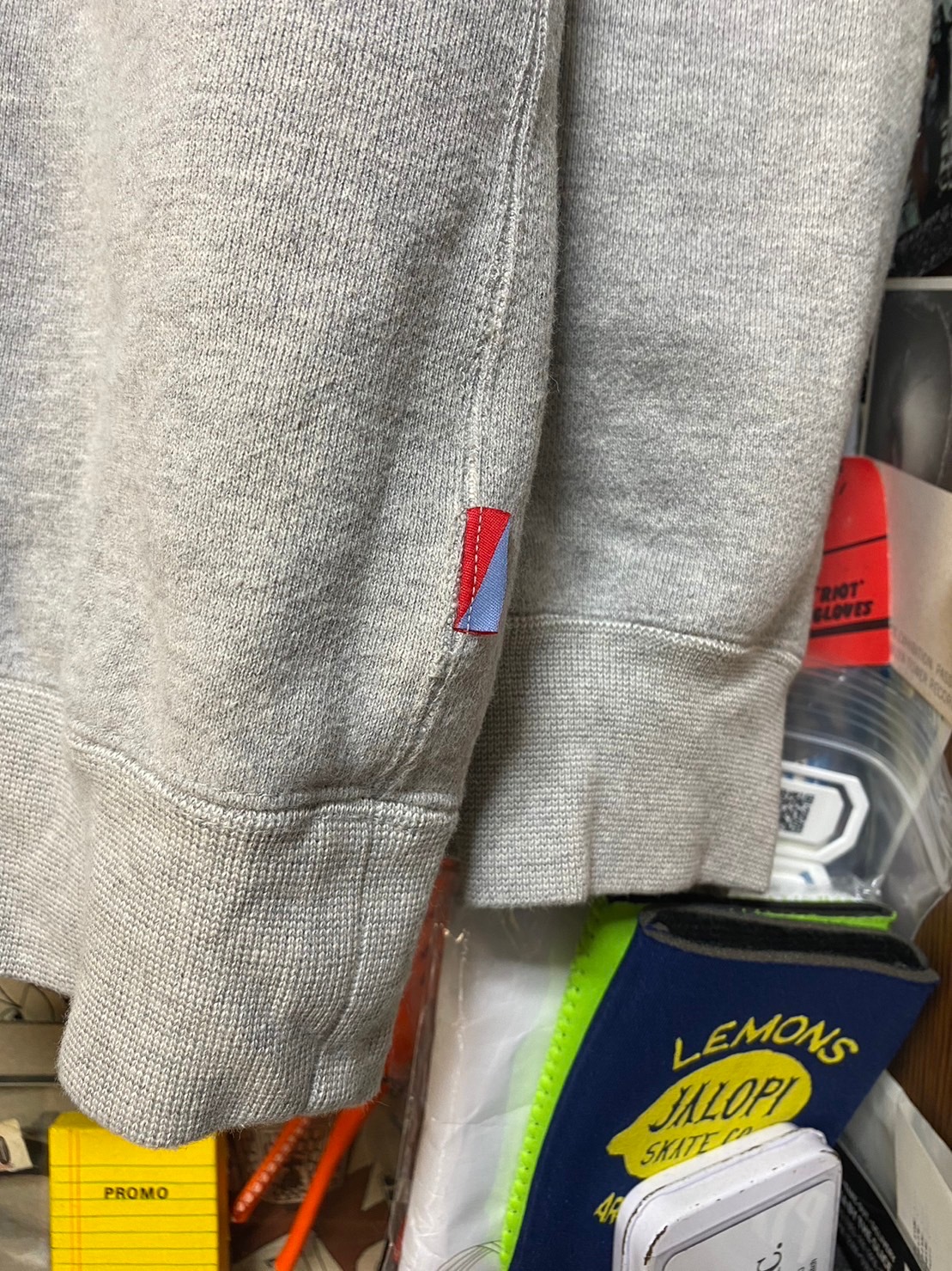 nevver �� BROCHURE CREW