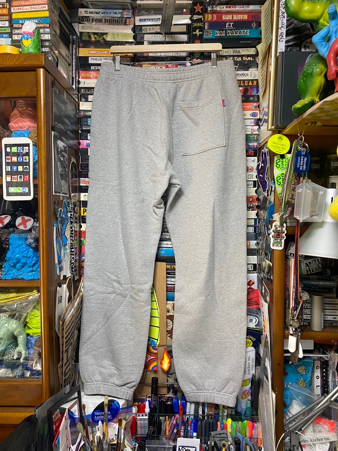 nevver �� BROCHURE PANTS