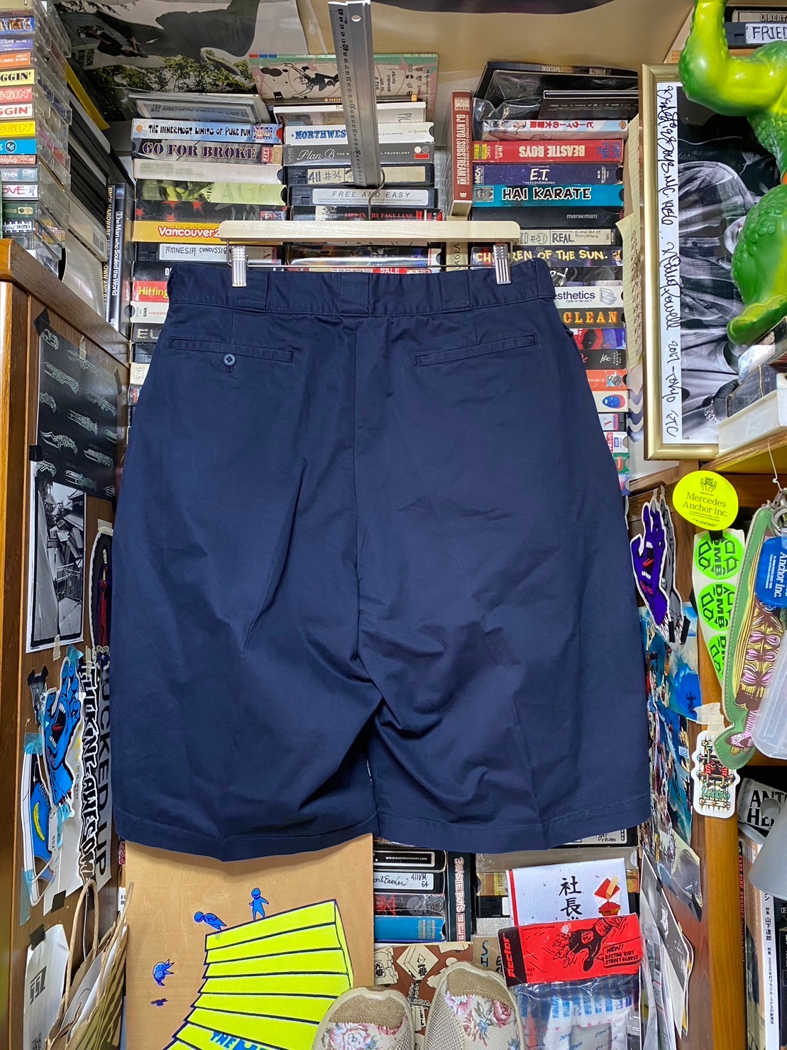 BROCHURE BIG CHINO SHORTS A.H