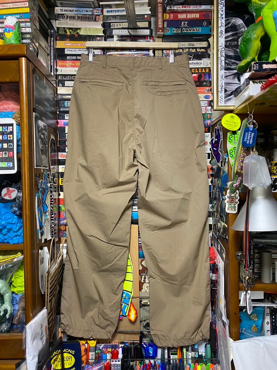 brochure Daichi Y pants