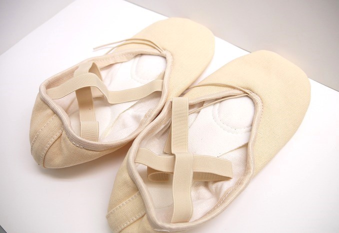 【在庫ある限り】Grishko スプリットソールキャンバスバレエシューズ　モデル4 03004C