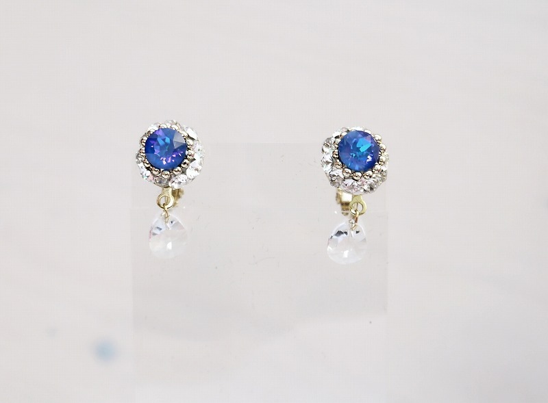 ～Atelier Petite Rose～　スワロフスキーイヤリング　“Medora”