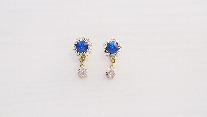 ～Atelier Petite Rose～　スワロフスキーイヤリング　“Medora”