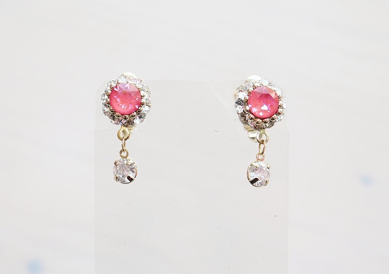 ～Atelier Petite Rose～　スワロフスキーイヤリング　“Rose”